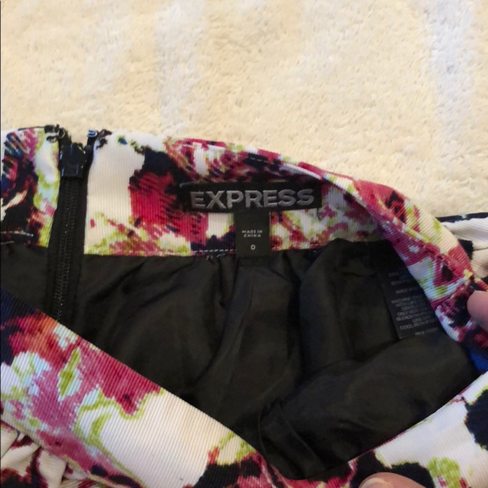 Beautiful skirts - Picture 2 of 2